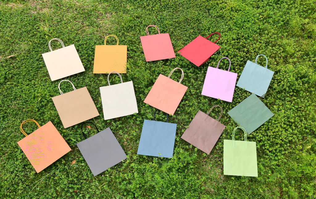 全15色のカラー紙袋